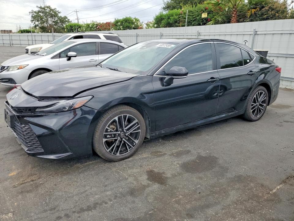 2025 TOYOTA CAMRY XLE - 1