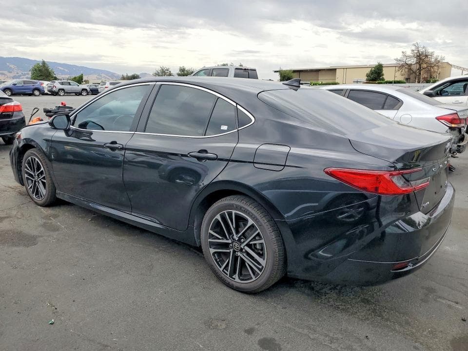 2025 TOYOTA CAMRY XLE 2