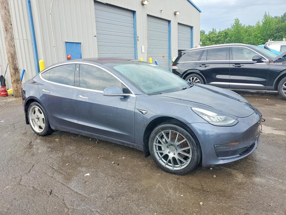 2018 TESLA MODEL 3 4
