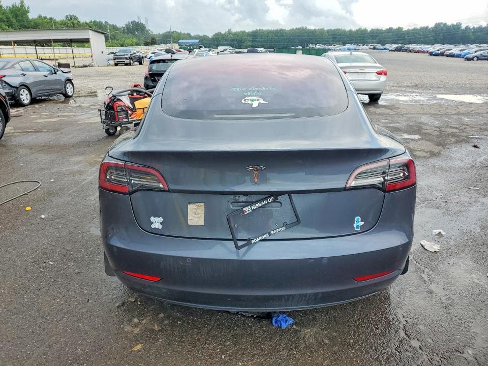 2018 TESLA MODEL 3 6