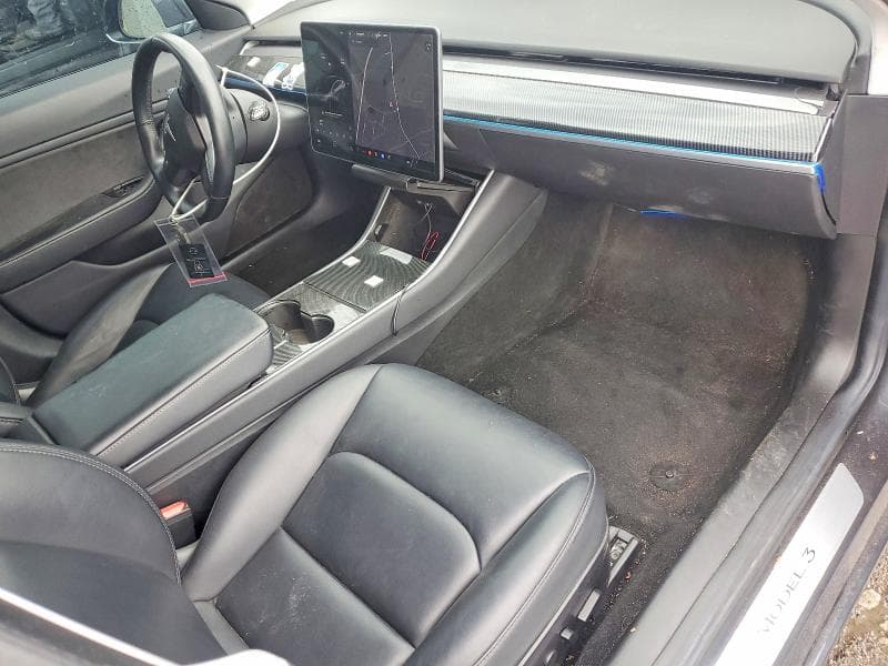 2018 TESLA MODEL 3 8