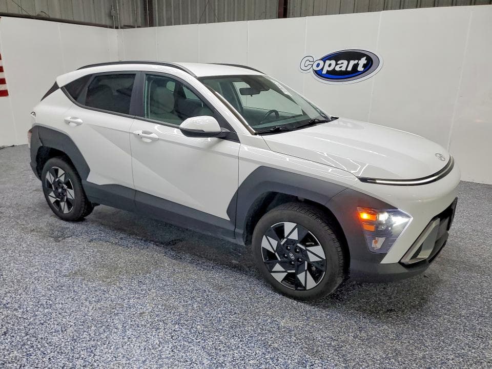2024 HYUNDAI KONA SEL 4