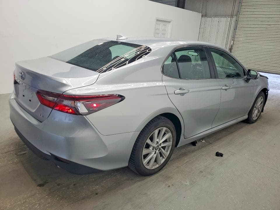 2022 TOYOTA CAMRY LE 3