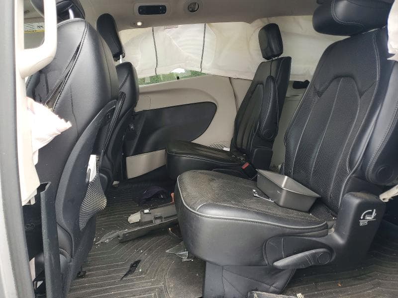 2018 CHRYSLER PACIFICA LIMITED LIMITED 11