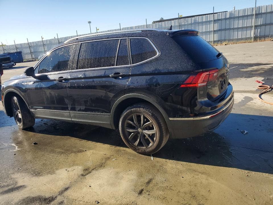 2022 VOLKSWAGEN TIGUAN SE 2