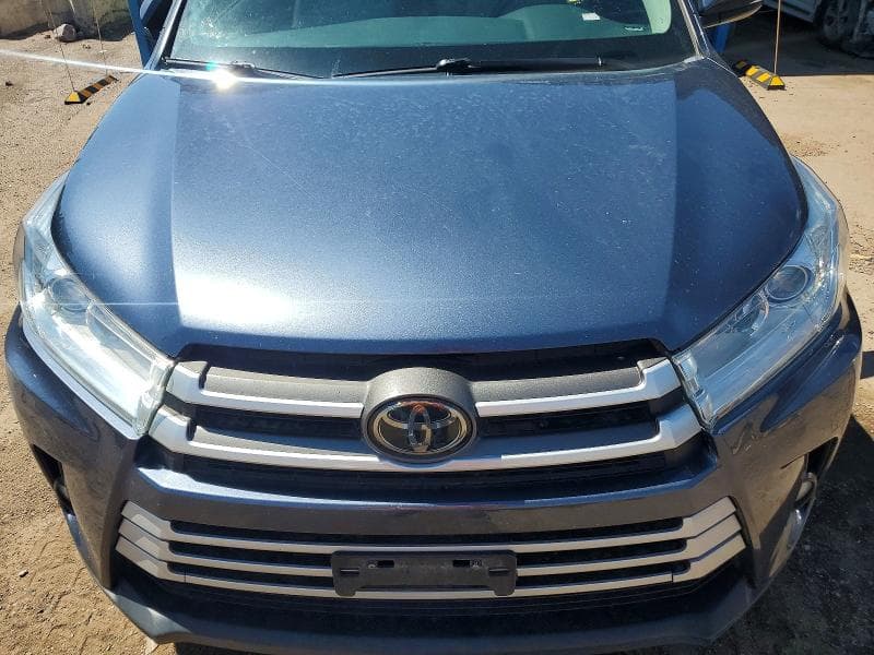 2018 TOYOTA HIGHLANDER XLE 12