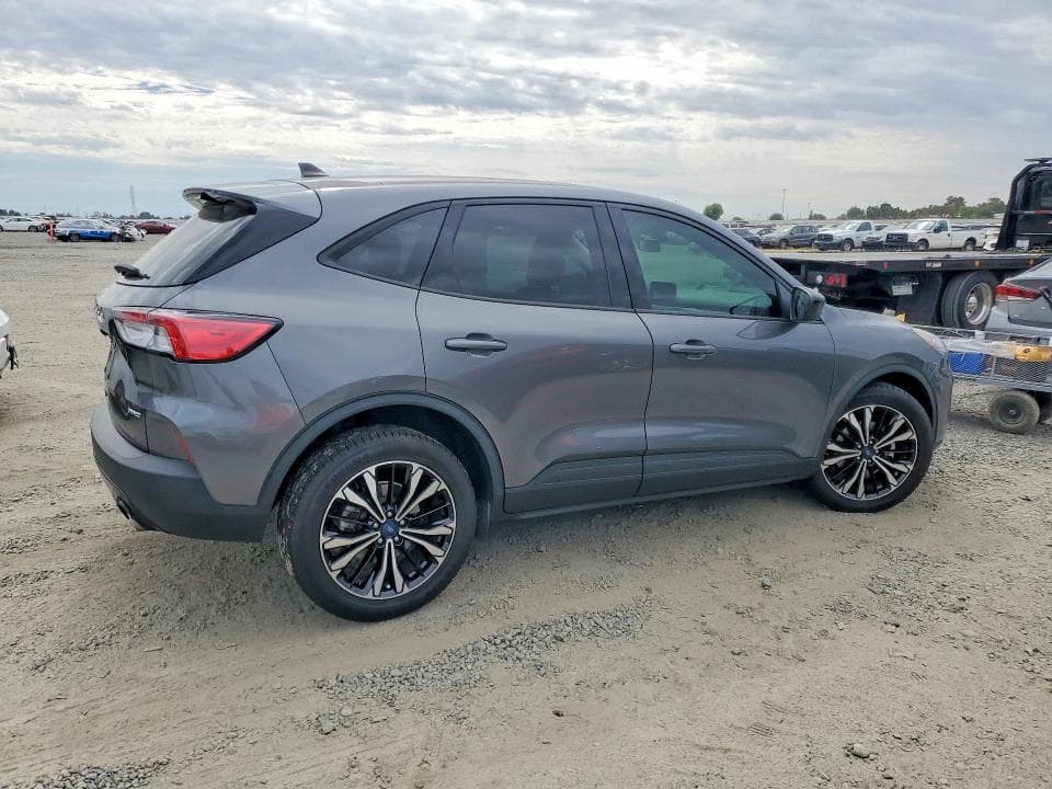 2022 FORD ESCAPE SE 3