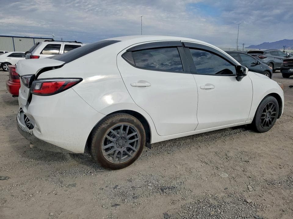 2018 TOYOTA YARIS IA BASE 3