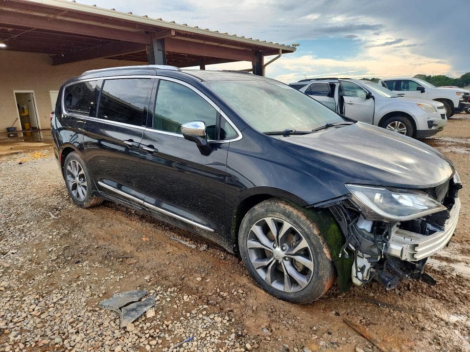 2017 CHRYSLER PACIFICA LIMITED LIMITED 4