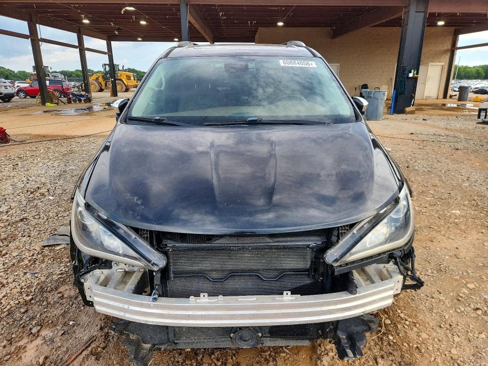 2017 CHRYSLER PACIFICA LIMITED LIMITED 5