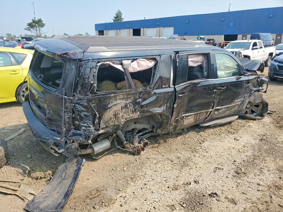 2017 GMC YUKON XL C1500 SLE 3