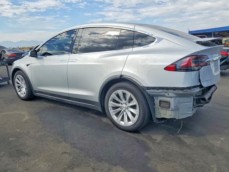 2018 TESLA MODEL X 2
