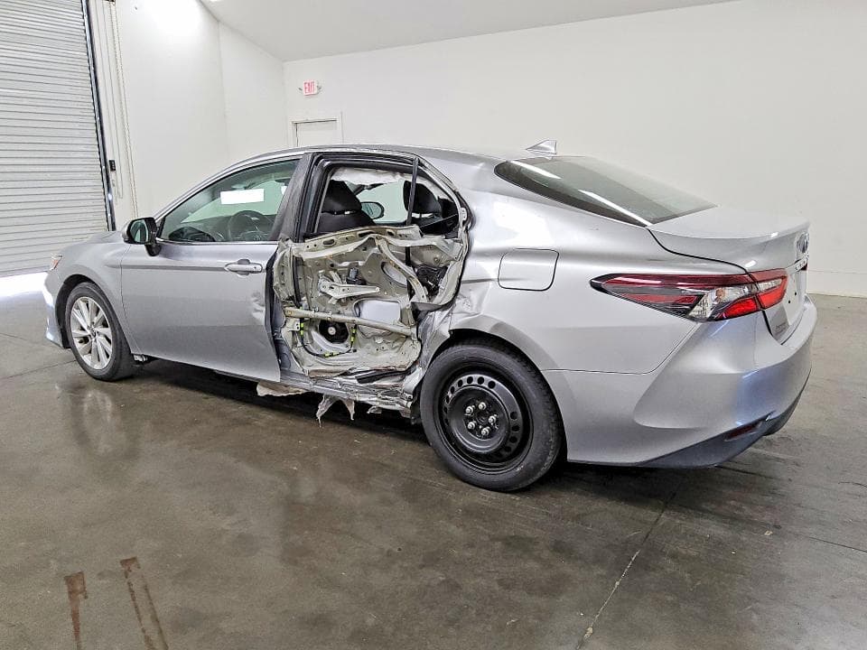 2022 TOYOTA CAMRY LE 2