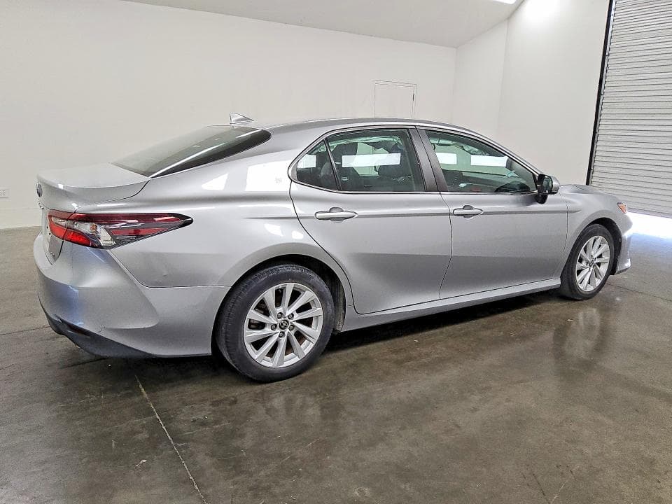 2022 TOYOTA CAMRY LE 3