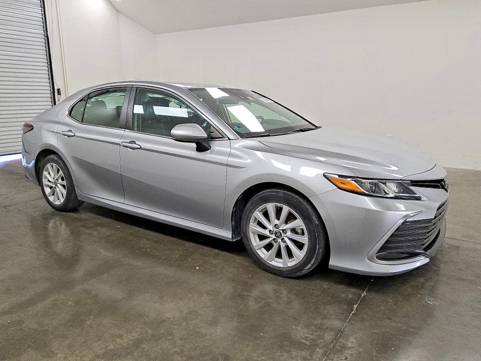 2022 TOYOTA CAMRY LE 4