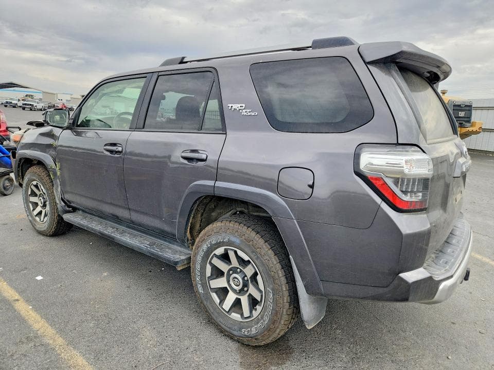 2018 TOYOTA 4RUNNER TRD OFF-ROAD 2