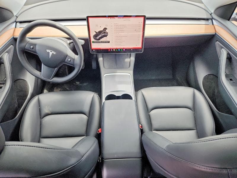 2023 TESLA MODEL Y 8