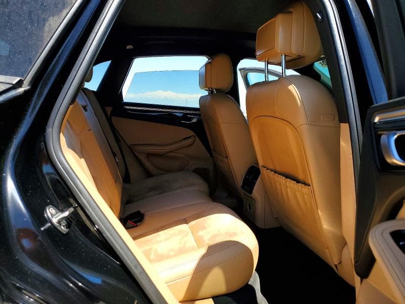 2018 PORSCHE MACAN 11