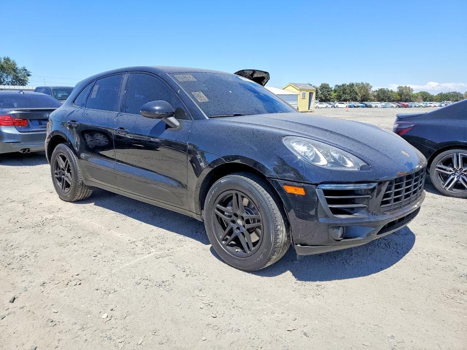 2018 PORSCHE MACAN 4