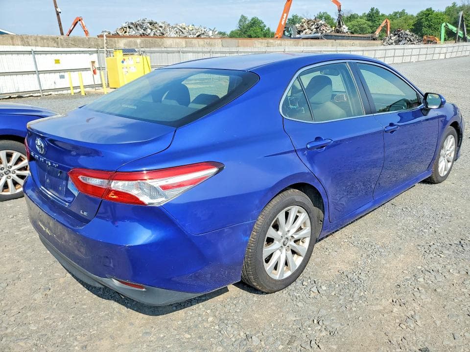 2018 TOYOTA CAMRY LE 3