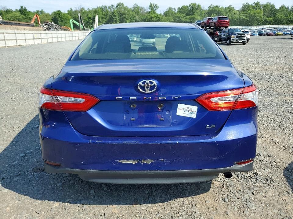 2018 TOYOTA CAMRY LE 6