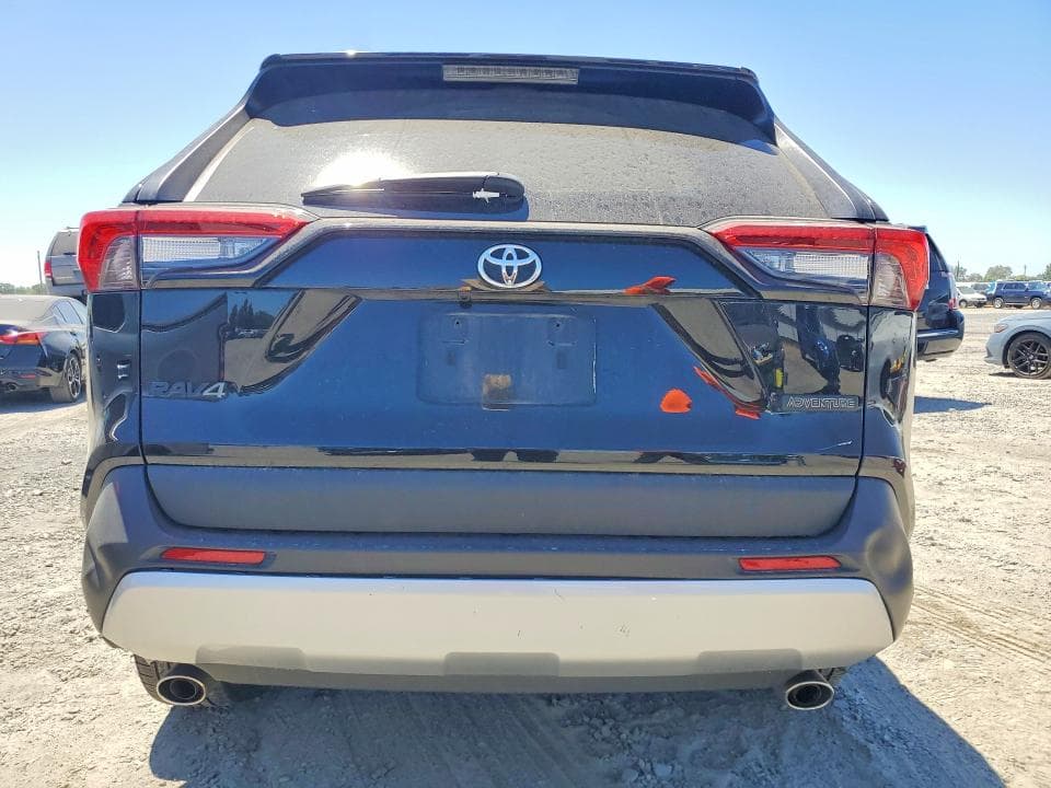 2022 TOYOTA RAV4 ADVENTURE 6