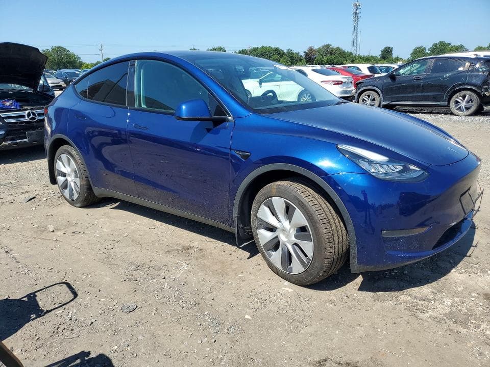 2023 TESLA MODEL Y 4