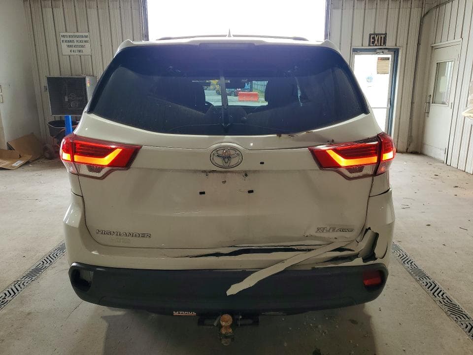 2019 TOYOTA HIGHLANDER XLE XLE 6