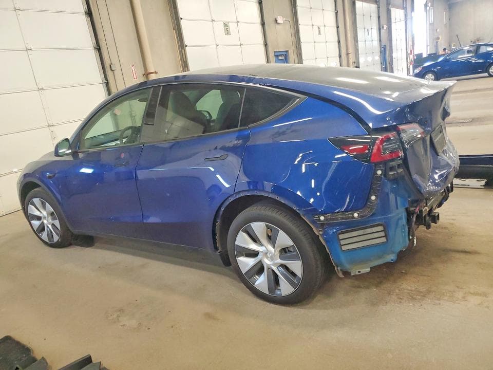 2024 TESLA MODEL Y 2
