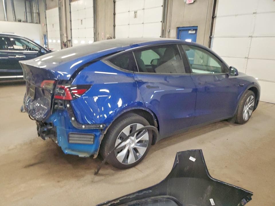 2024 TESLA MODEL Y 3