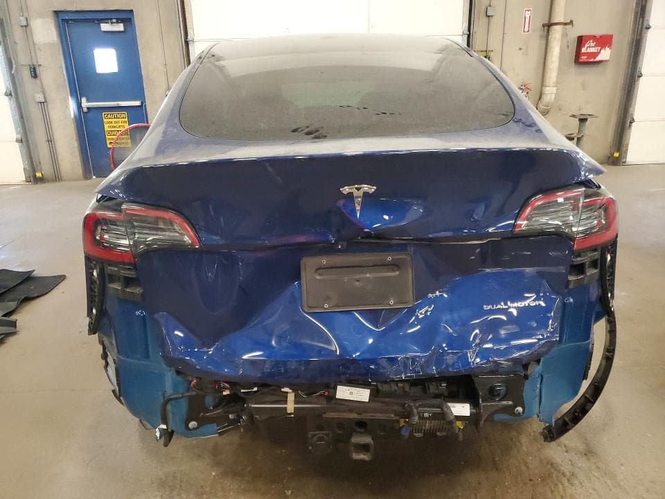 2024 TESLA MODEL Y 6