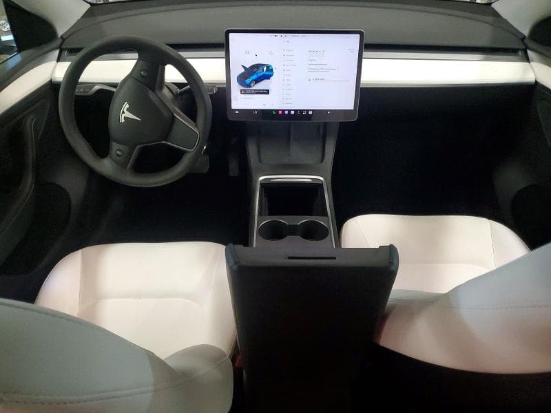 2024 TESLA MODEL Y 8