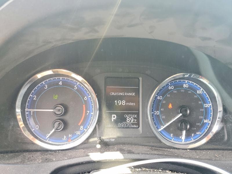 2017 TOYOTA COROLLA LE 9