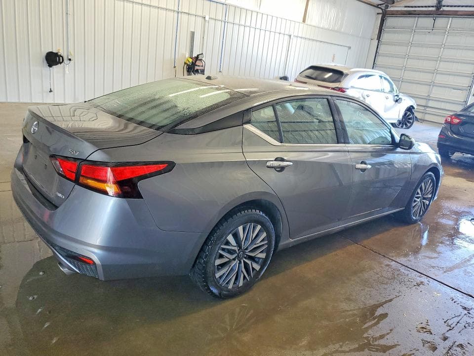 2023 NISSAN ALTIMA SV 3
