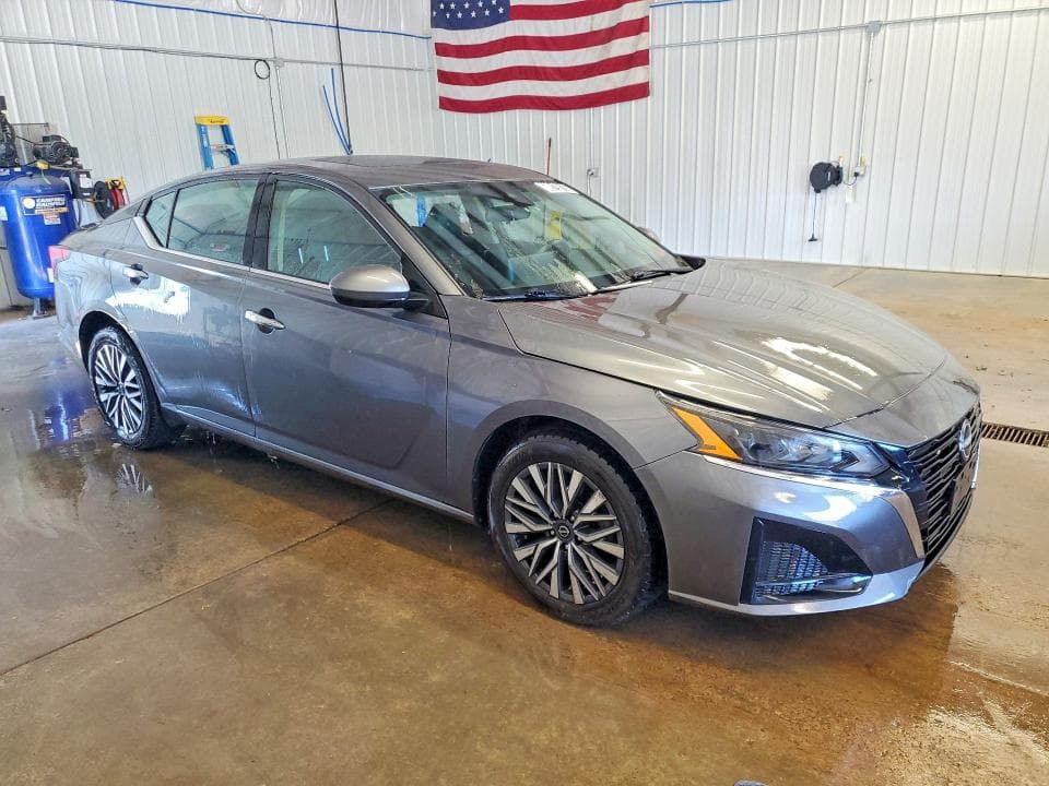 2023 NISSAN ALTIMA SV 4
