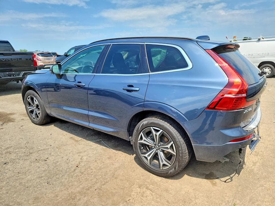 2022 VOLVO XC60 B5 MOMENTUM 2