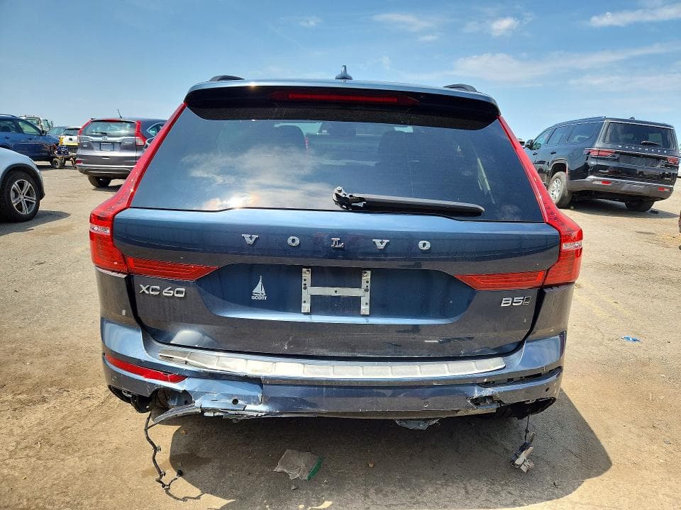 2022 VOLVO XC60 B5 MOMENTUM 6