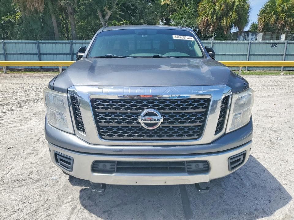2018 NISSAN TITAN XD SV SV 5