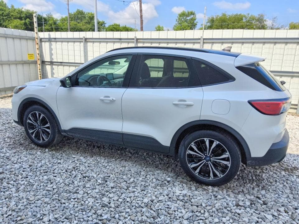 2021 FORD ESCAPE SE 2