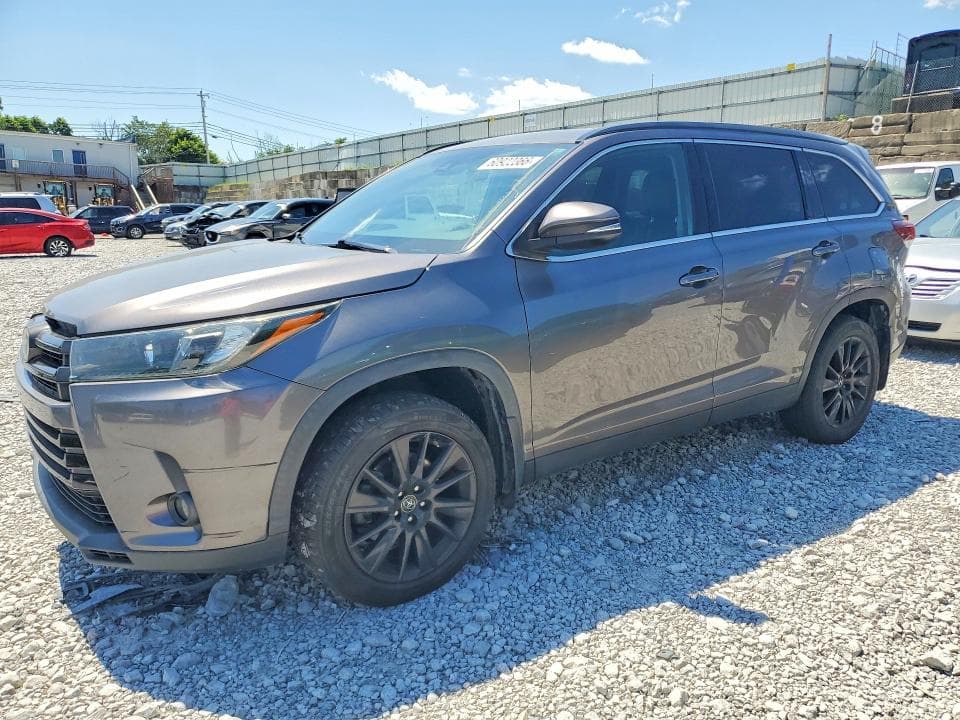 2019 TOYOTA HIGHLANDER SE - 1