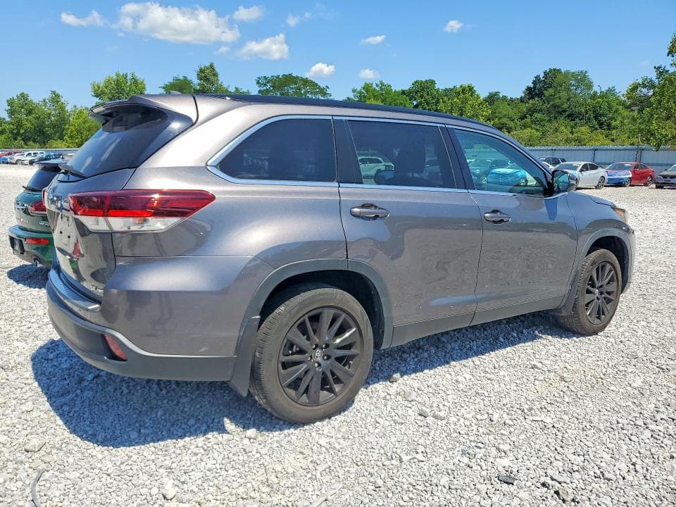 2019 TOYOTA HIGHLANDER SE 3