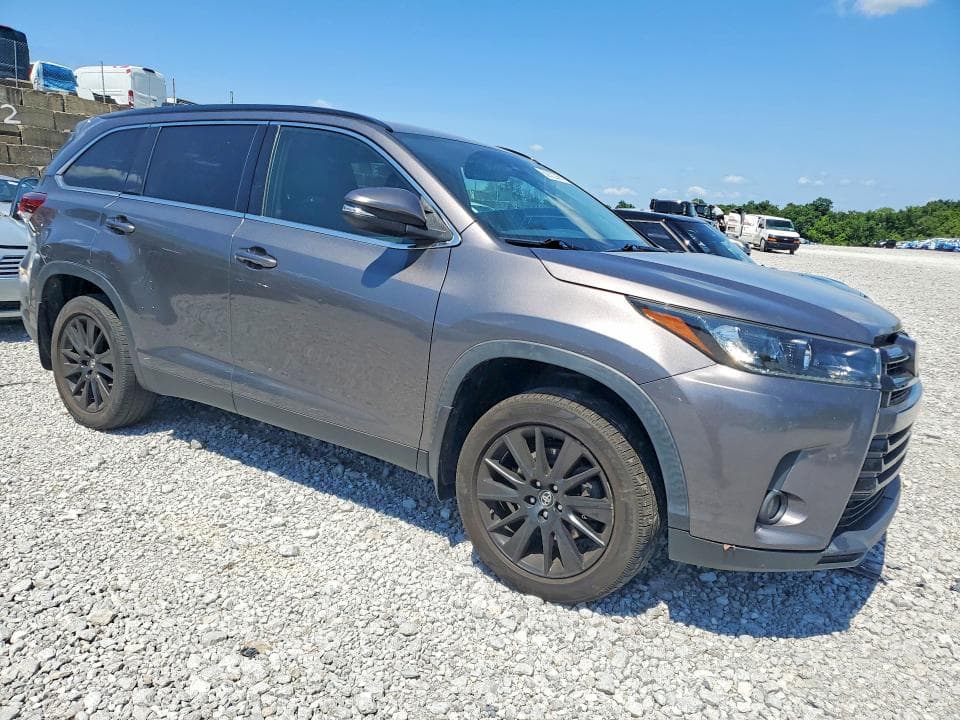 2019 TOYOTA HIGHLANDER SE 4
