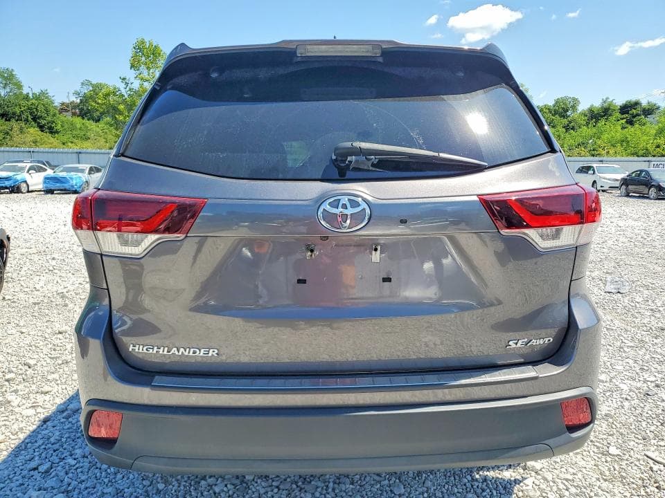 2019 TOYOTA HIGHLANDER SE 6