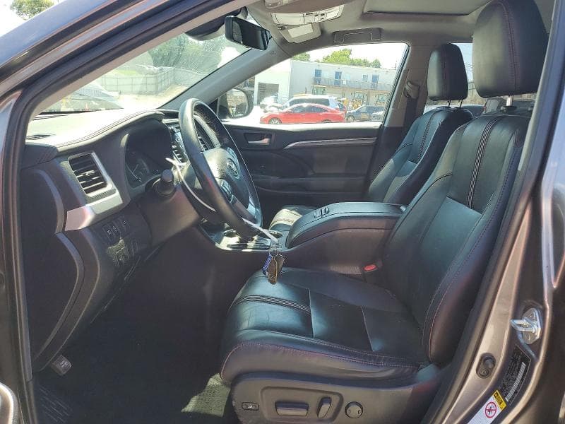 2019 TOYOTA HIGHLANDER SE 7