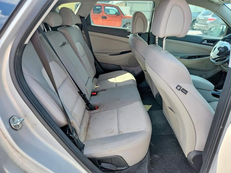 2017 HYUNDAI TUCSON SE 11