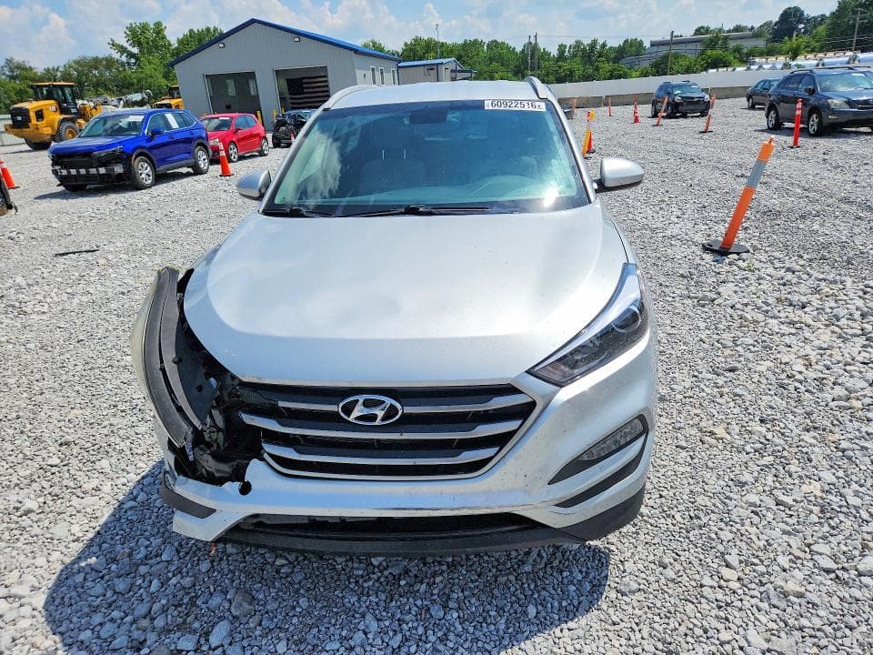 2017 HYUNDAI TUCSON SE 5