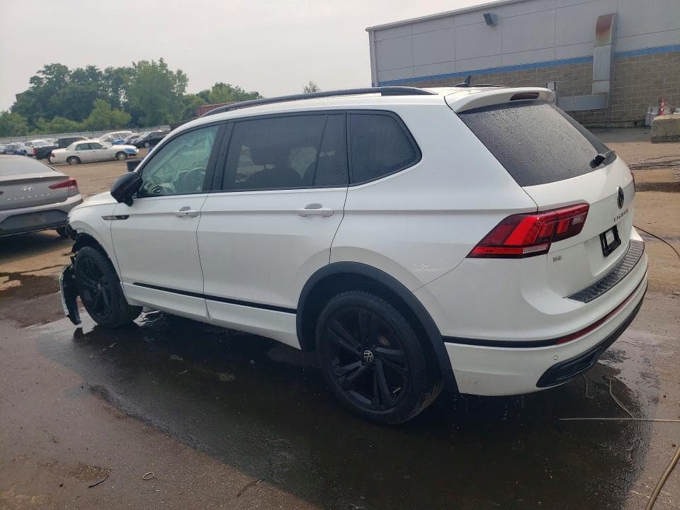 2023 VOLKSWAGEN TIGUAN SE R-LINE BLACK 2