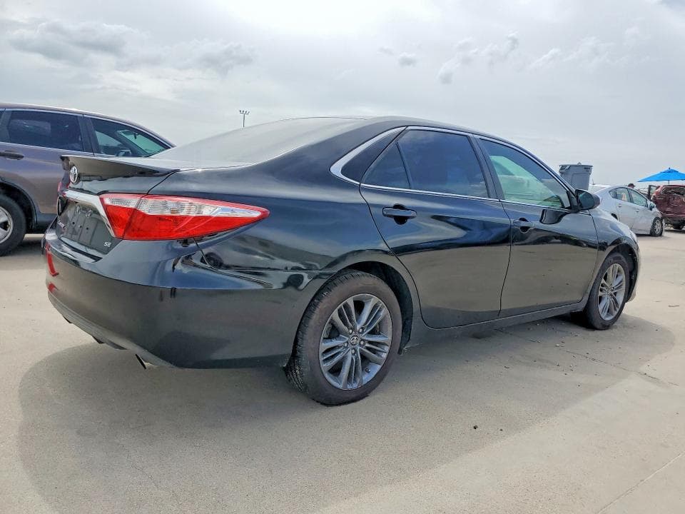 2017 TOYOTA CAMRY SE SE 3