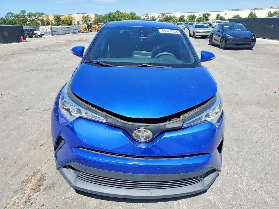 2019 TOYOTA C-HR LE 5