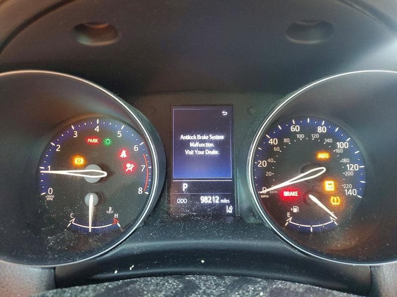 2019 TOYOTA C-HR LE 9